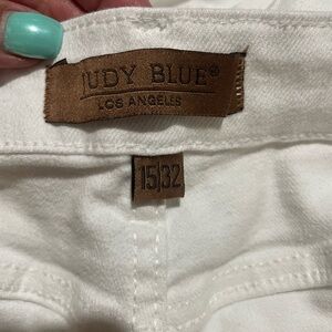 JUDY BLUE Jeans Size 15/32 White Boyfriend Fit JB88675 Stretch, EUC